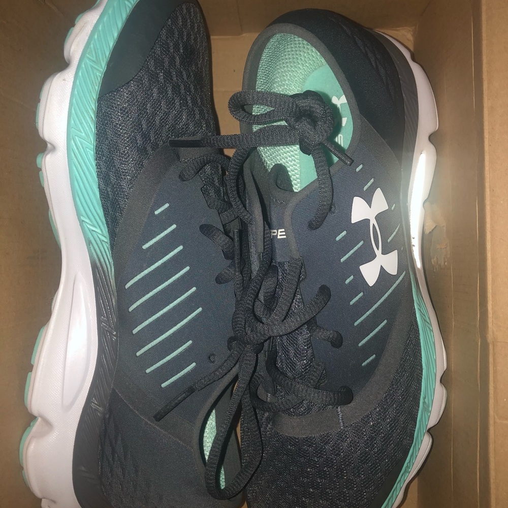 Under Armour Speedform Tennis Shoes